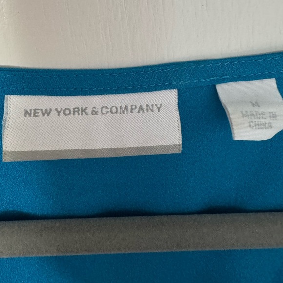 New York and Company V-Neck Dolman Sleeve Peplum Tie Waist Top - Picture 2 of 4